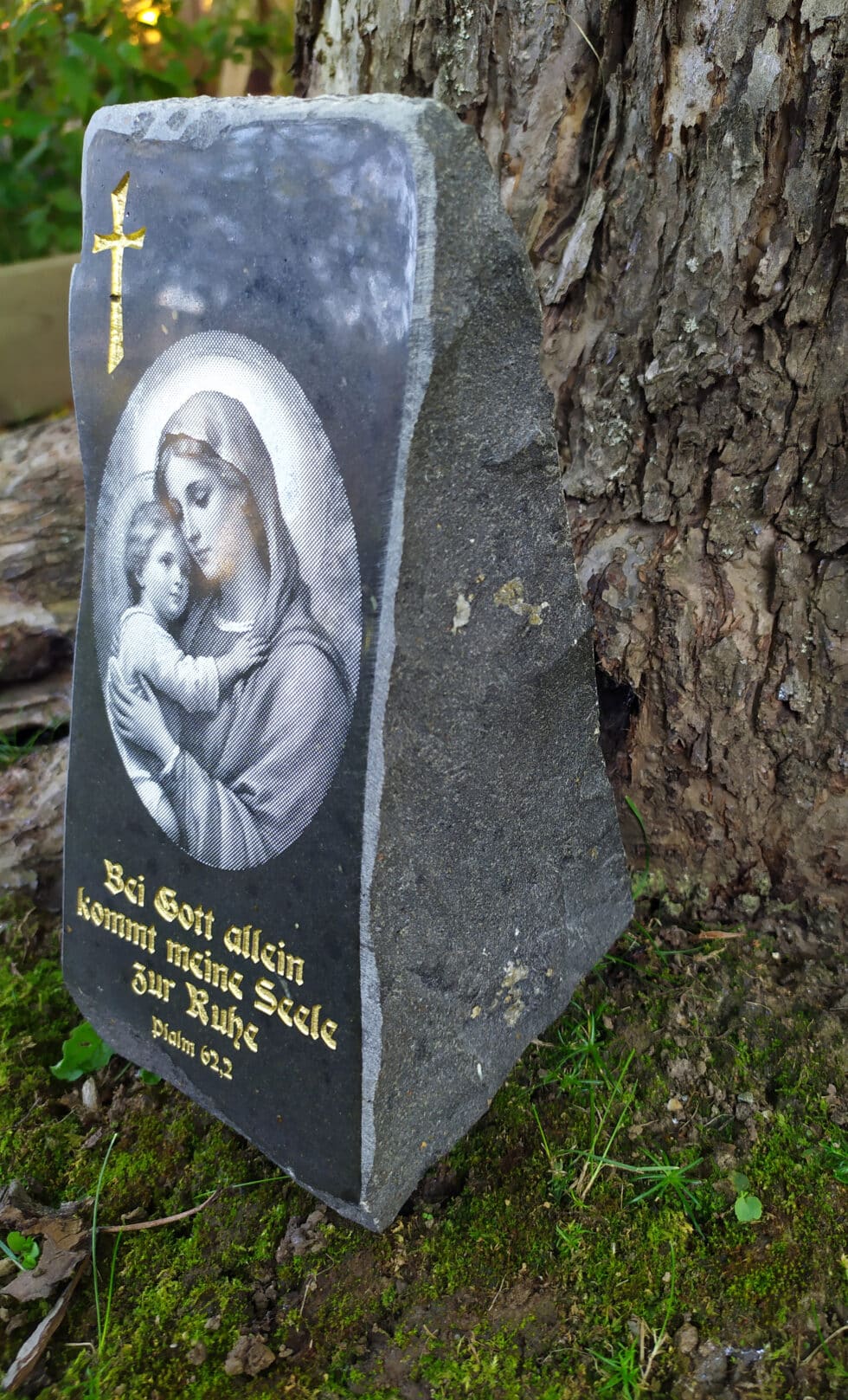 trauerstein-steingravur von mk gravurkunst-kaernten-klagenfurt-gedenkstein-grabstein