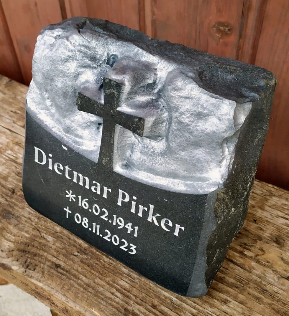 trauerstein-steingravur von mk gravurkunst-kaernten-klagenfurt- gedenkstein-grabstein-