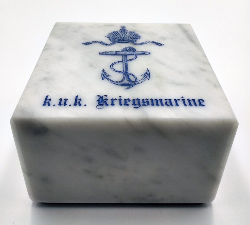 Steingravur-Stein Firmengeschenk-Wappen gravur-jubiläum-ehrung-Gemeindewappen- tiefengravur - briefbeschwerer